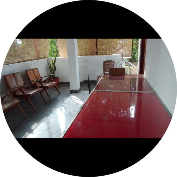 Dinesh Guest House Kataragama Esterno foto